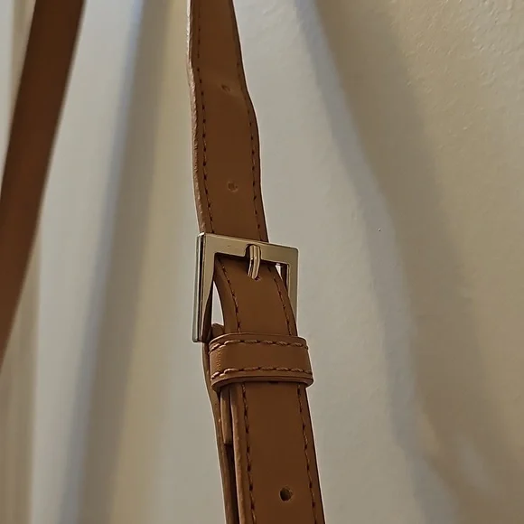 Etienne Aigner woven purse - Picture 4 of 10